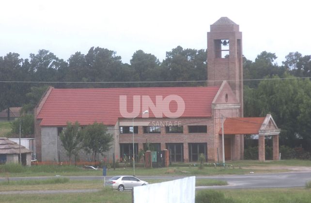 En el área de countries y barrios cerrados a la vera de la autopista