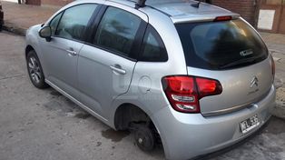 Los robarruedas hicieron de las suyas en la ciudad