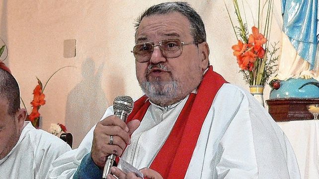 En comunidad. El padre Cacho compartió en Anacleto Medina sus 25 años de sacerdocio.
