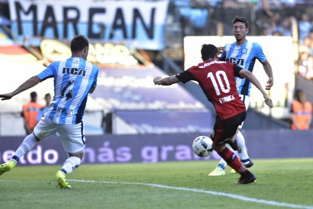 El empate. Formica recibió el centro de Advíncula tras una buena jugada colectiva.
