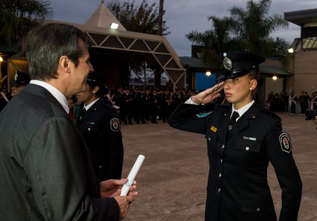 Egresaron 53 nuevas agentes femeninos de Policía