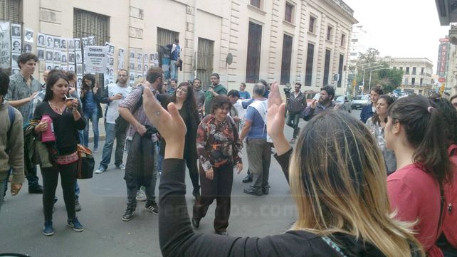 Causa Céparo: Organizaciones de DDHH se manifiestan frente al TOF de Paraná