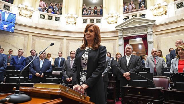 Con protección. Al ser senadora