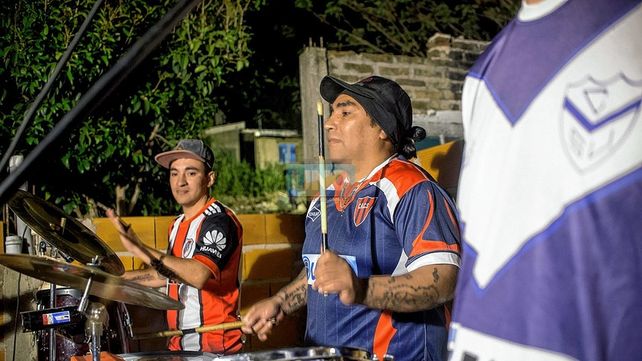 Grupo Inesperados es una banda de Paraná que anhela llegar lejos en la movida tropical. Hoy pasaron por Luz
