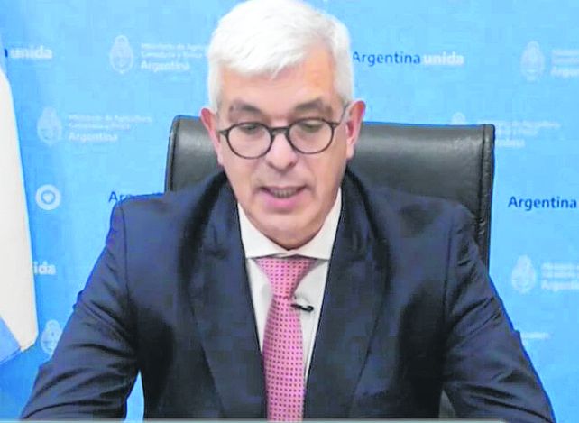 El ministro de Agricultura