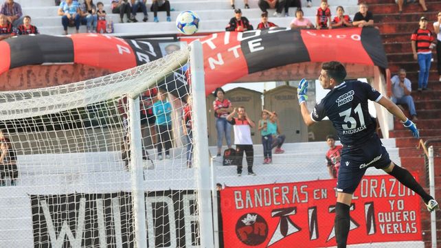 Todo el color de los partidos de Patronato y Atlético Paraná