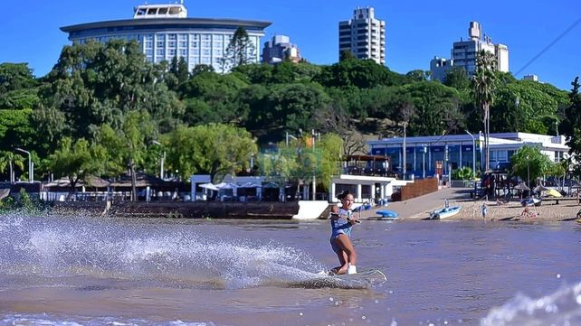 La actividad siempre se hacía en el Thompson. Esta vez se mudó al nuevo balneario Municipal de Paraná.