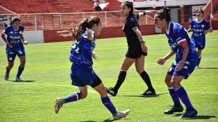 Las chicas de Unión vencieron a Cambaceres por penales y jugarán la final por el ascenso en la Primera C