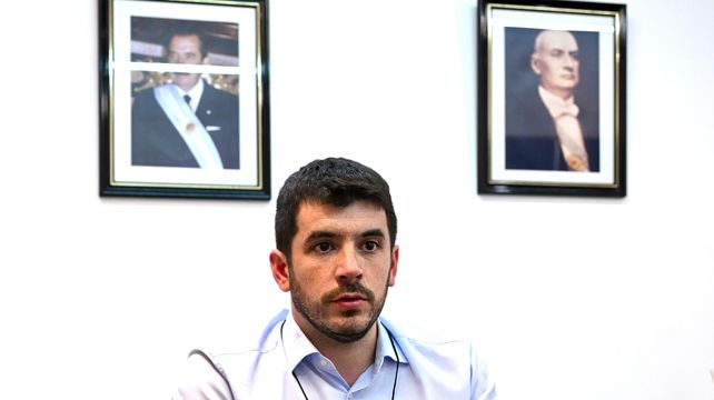A un mes de asumir como presidente nacional de la UCR