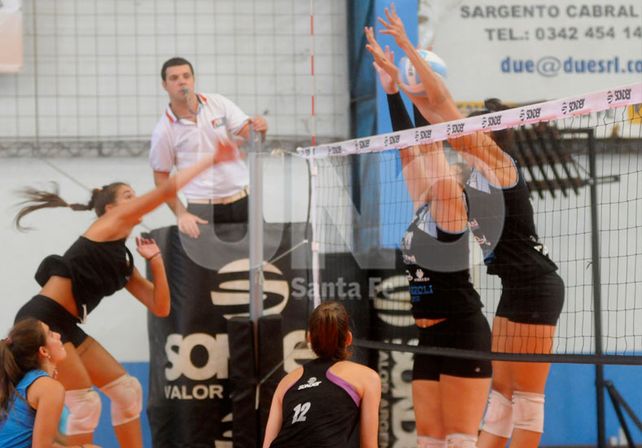 Villa Dora superó a Rosario Vóley en un cuadrangular.