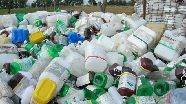 De residuos peligrosos a contenedores de agua de lluvia: el plan para revalorizar 20 millones de envases de agroquímicos