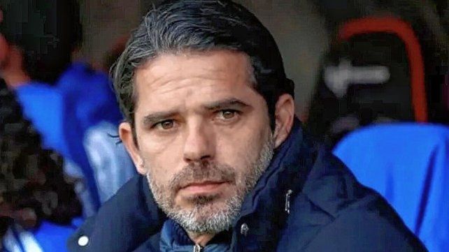 Fernando Gago volvió a dirigir luego de ser operado por un infarto.