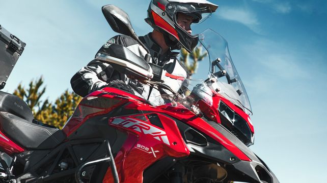 Esta Benelli es un genuino imán para todo conductor.