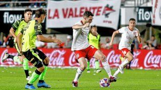 Estudiantes logró una nueva victoria y quedó a seis puntos de River.