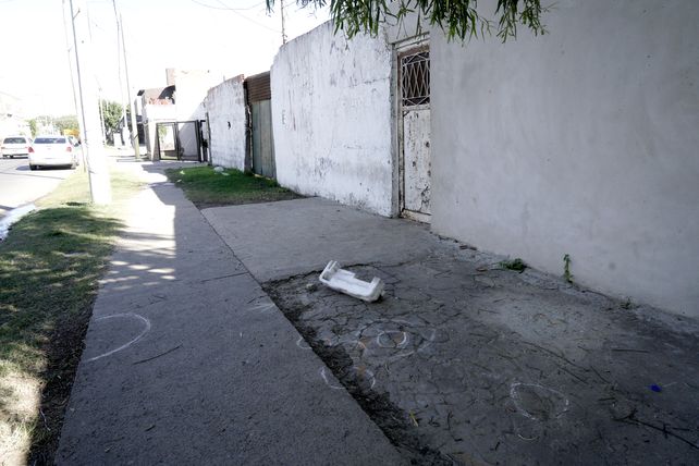 Brian Sperling tenía 16 años. Lo asesinaron a balazos en el ingreso de una casa de Génova al 2600.&nbsp;