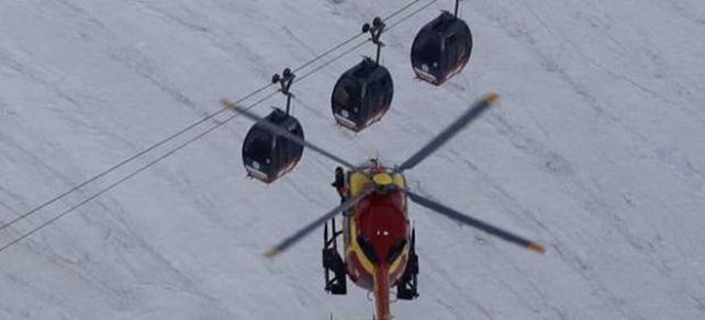 Rescataron a las 33 personas atrapadas en el teleférico del Mont Blanc Rescataron a las 33 personas atrapadas en el teleférico del Mont Blanc
