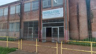 La escuela 1318 De la comunidad Eva Perón, donde en la tarde del miércoles fue hallada una bala calibre 9 mm en el interior de un aula.