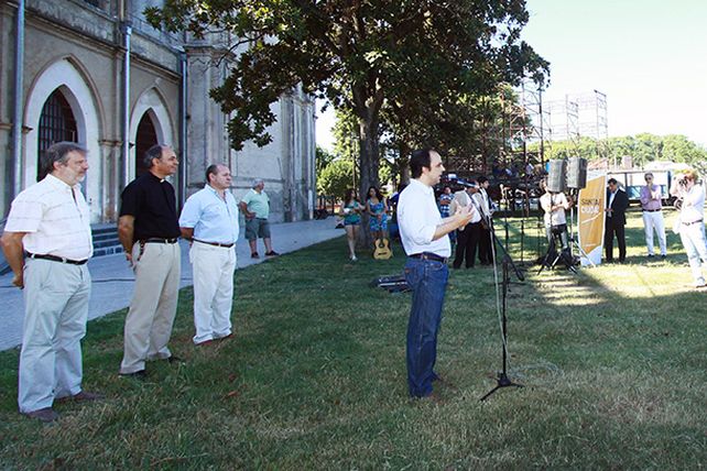La plaza empieza a latir: arranca el 26º Festival Folclórico de Guadalupe