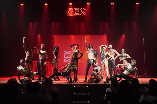 Sex, una obra que invita a un juego de erotismo y seducción