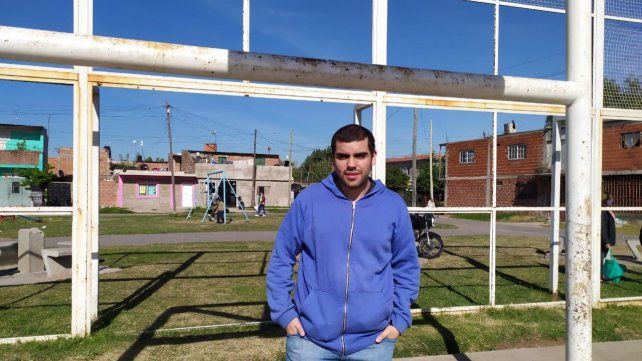 Isaac estudia la carrera de medicina y se anotó en un curso en el Heca.