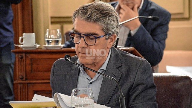 El Senado santafesino le dio luz verde al desafuero de Armando Traferri. El Senado santafesino le dio luz verde al desafuero de Armando Traferri.