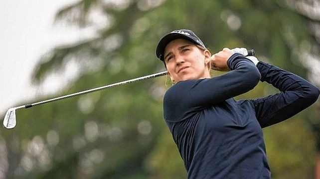 La golfista argentina Magdalena Simmermacher pone en marcha su ilusión en el Abierto de Francia.