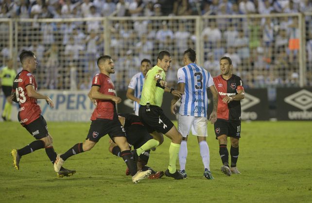 La tremenda agresión entre Salinas y Cabral, que vieron la roja directa