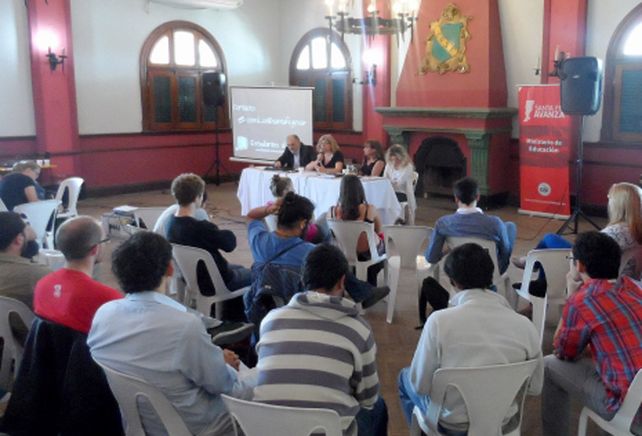 Encuentro. Más de 150 estudiantes se reunieron con la ministra Balagué.