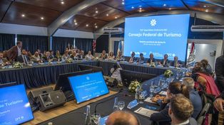 El turismo rosarino apuesta a la semana completa con circuitos, barco y viajes educativos