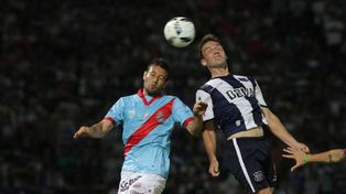 Arsenal necesita sumar para alimentar su esperanza