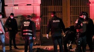 La intervención de la policía causó una  tragedia en una fiesta clandestina en Perú