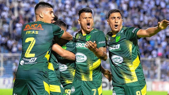 El entrerriano Walter Bou festeja su gol