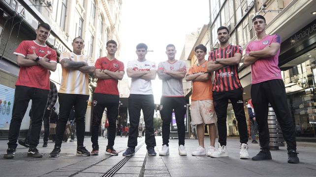 Van por el premio mayor.  Los futbolistas de Provincial, Pablo VI, Newell’s, Central Córdoba, Aguirre, Adiur, Unión de Alvarez y Tiro Federal. Son de la A.
