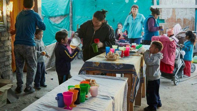 Los espacios comunitarios aparecen como un sostén fundamental para numerosas familias.