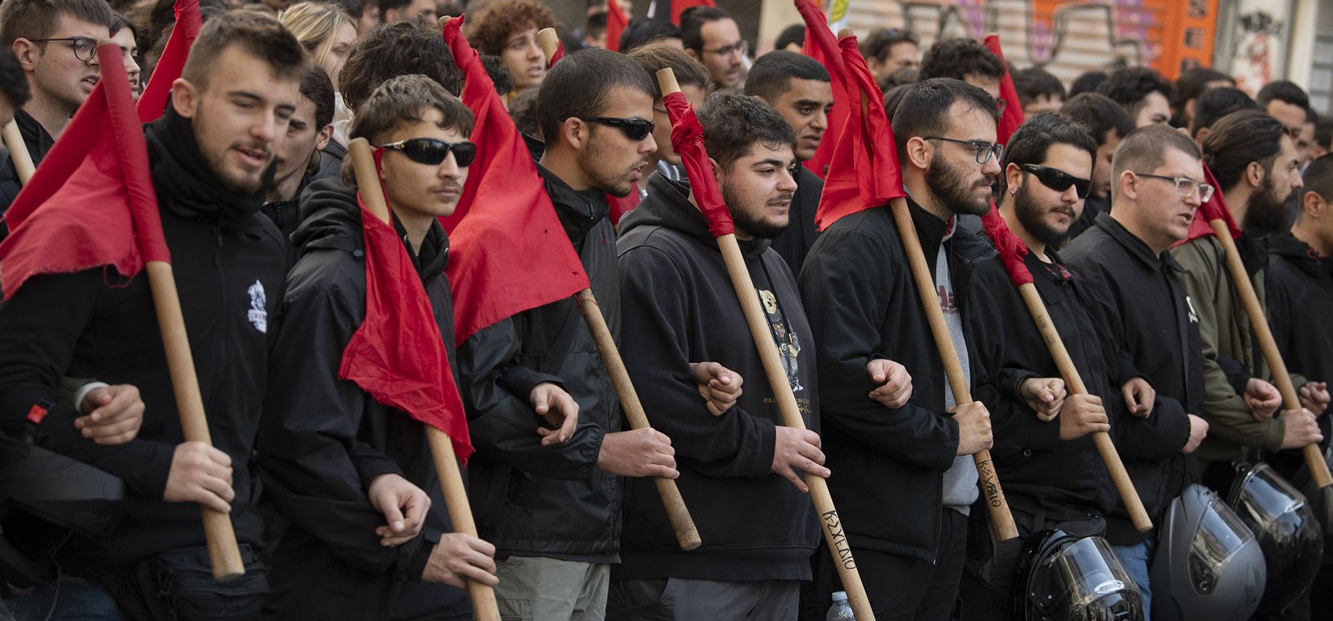 Estudiantes marchan durante una manifestación en el centro de Atenas, Grecia, el jueves 22 de febrero de 2024. Miles de estudiantes universitarios participaron en una protesta en la capital griega para oponerse a los planes del gobierno conservador de Grecia de permitir universidades privadas. (Foto AP/Michael Varaklas) Estudiantes marchan durante una manifestación en el centro de Atenas, Grecia, el jueves 22 de febrero de 2024. Miles de estudiantes universitarios participaron en una protesta en la capital griega para oponerse a los planes del gobierno conservador de Grecia de permitir universidades privadas. (Foto AP/Michael Varaklas)