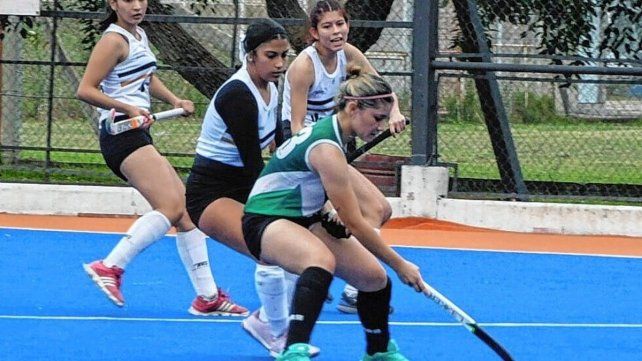 Las Águilas cosecharon la primera victoria en el torneo de ascenso de la Asociación Santafesina de Hockey.