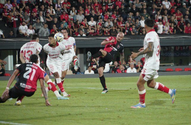 Cocoliso González buscará que se le abra el arco ante el Globo para aliviar el presente de Newell’s.&nbsp;