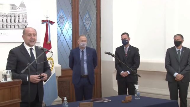 Perotti tomó juramento a los nuevos integrantes de su gabinete