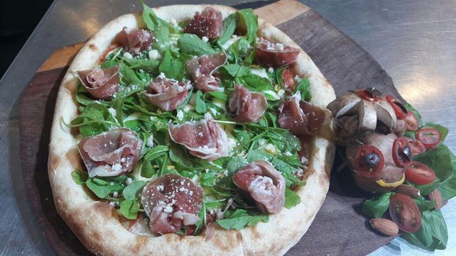Un pizzero de Paraná representó a la provincia en un concurso nacional y ganó