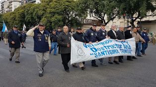 Veteranos de Malvinas fueron ovacionados durante el desfile por el aniversario del 25 de Mayo