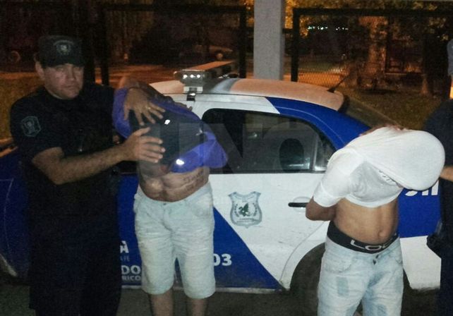 Los detuvieron por balear dos casas