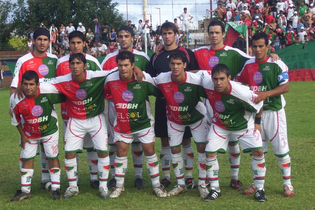 El equipo del 2010. Dirigido por Ligresti y Fachetti, los rojiverdes vencieron por penales a Asac. 