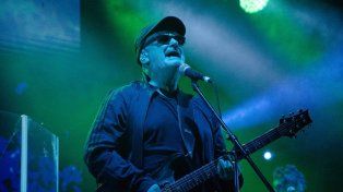 Las Pelotas encabezó una extensa noche de rock en el Predio Multieventos