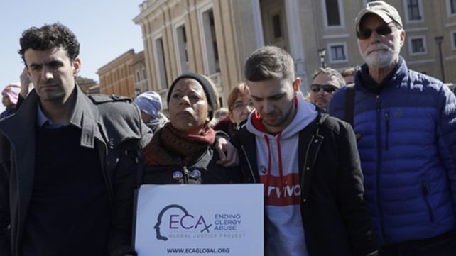 Cumbre antiabusos. Grupos de víctimas se expresaron ayer contra los religiosos pederastas.&nbsp; 