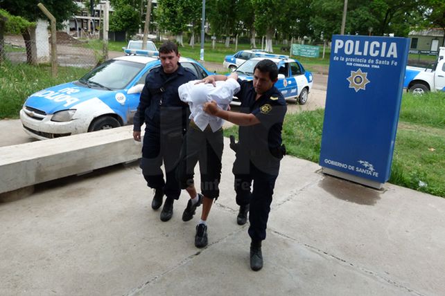 Apresaron a un adolescente armado en el B° Brigadier López de Santa Fe