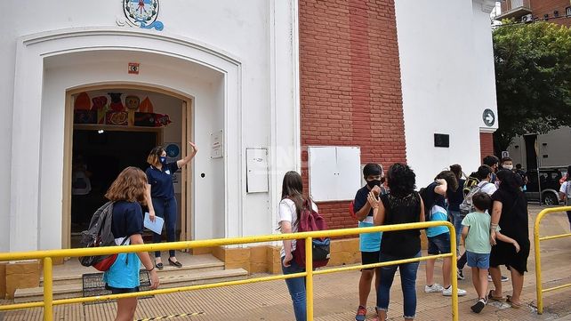 Iniciaron las clases este miércoles 17 de marzo en la mayoría de las escuelas santafesinas con presencialidad.
