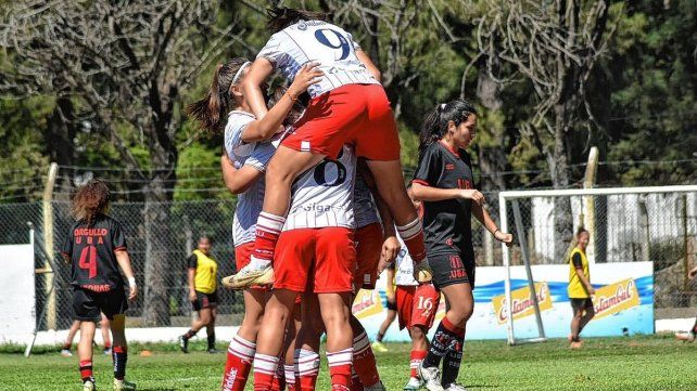 Las chicas de Unión quieren pegar primero ante Argentinos