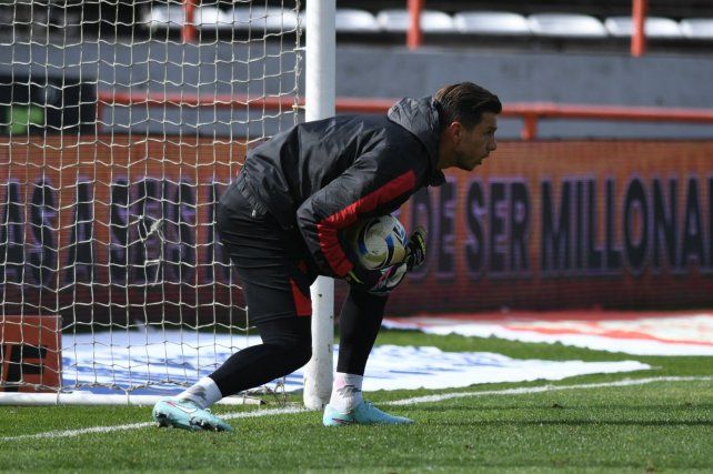 El arquero Juan Espínola debuta en el arco de Newells.