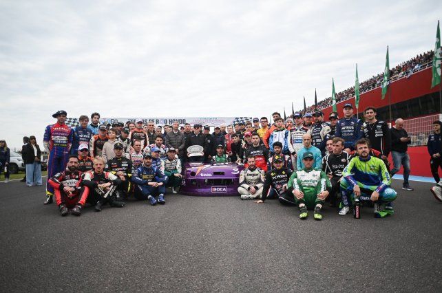 Los pilotos del Turismo Carretera recordaron al ídolo.