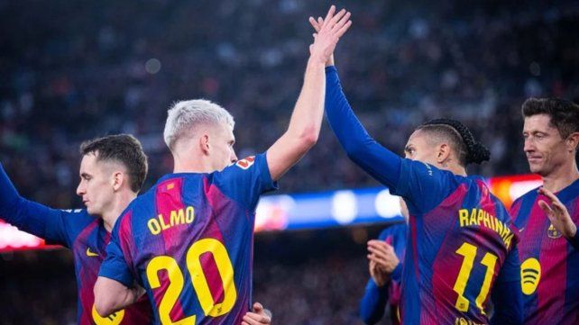 Barcelona goleó al Real Oviedo y se subió a los más alto de La Liga